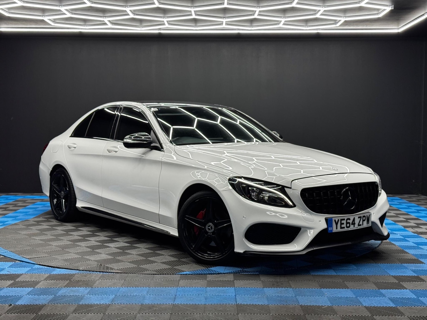 Used Mercedes-Benz C Class 2014 for sale - 76399303: Photo 1