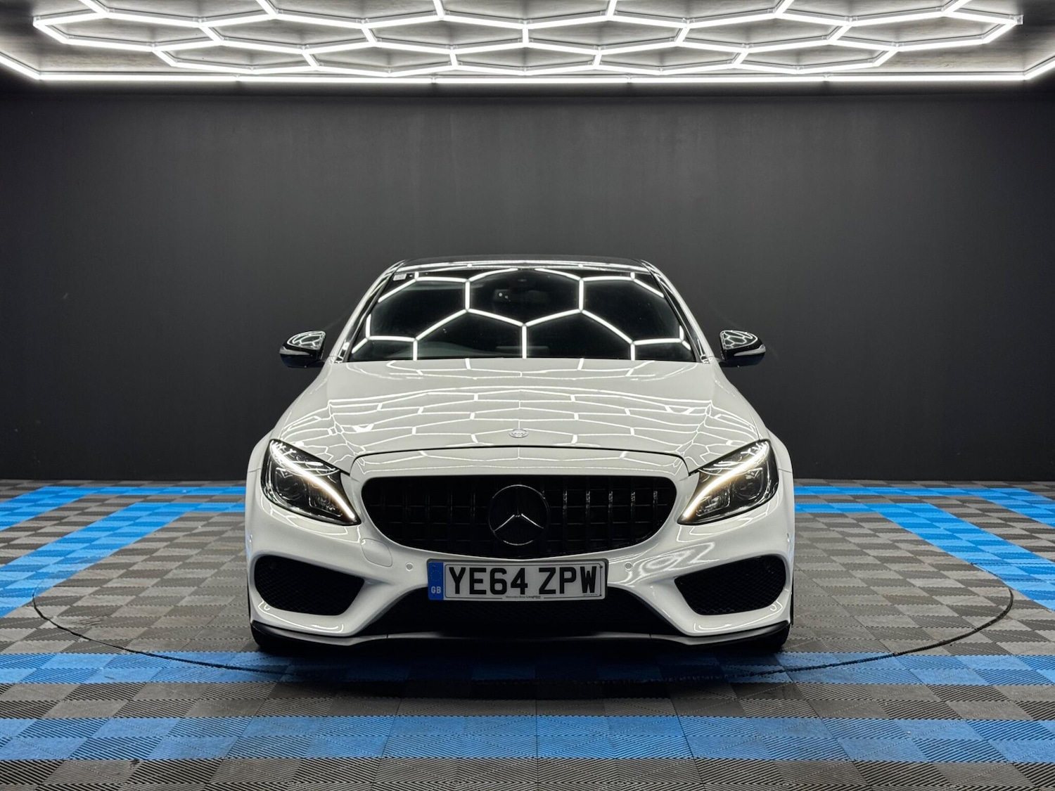 Used Mercedes-Benz C Class 2014 for sale - 76399303: Photo 2