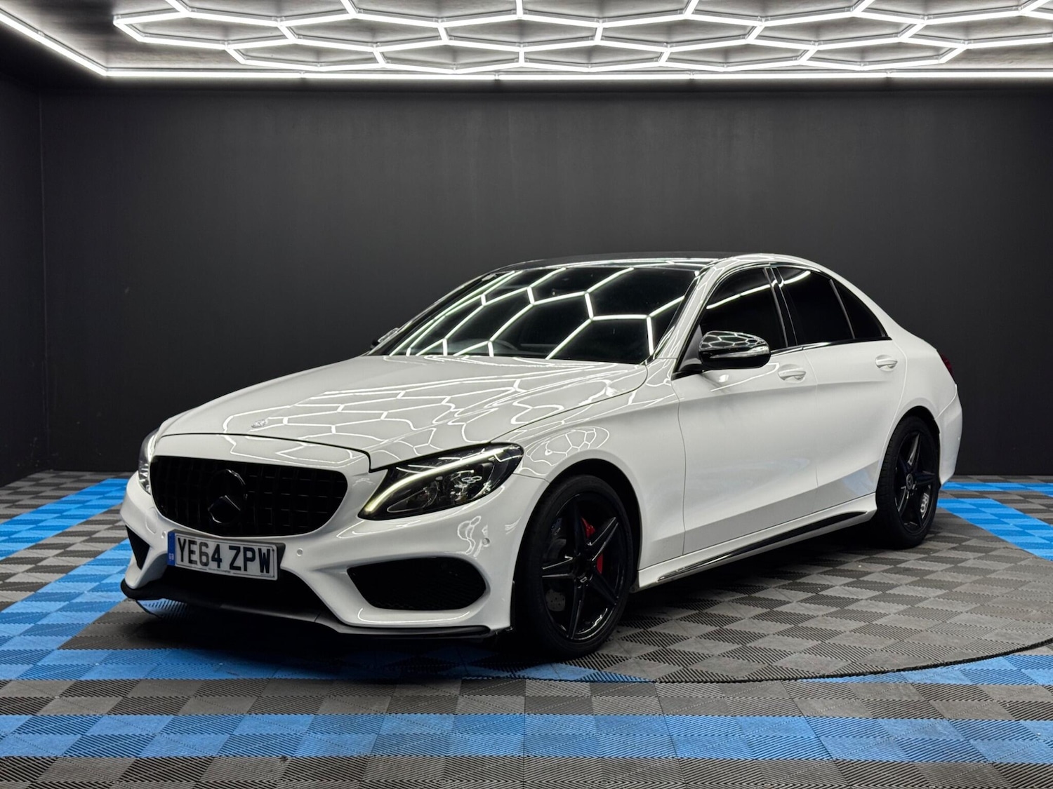 Used Mercedes-Benz C Class 2014 for sale - 76399303: Photo 3