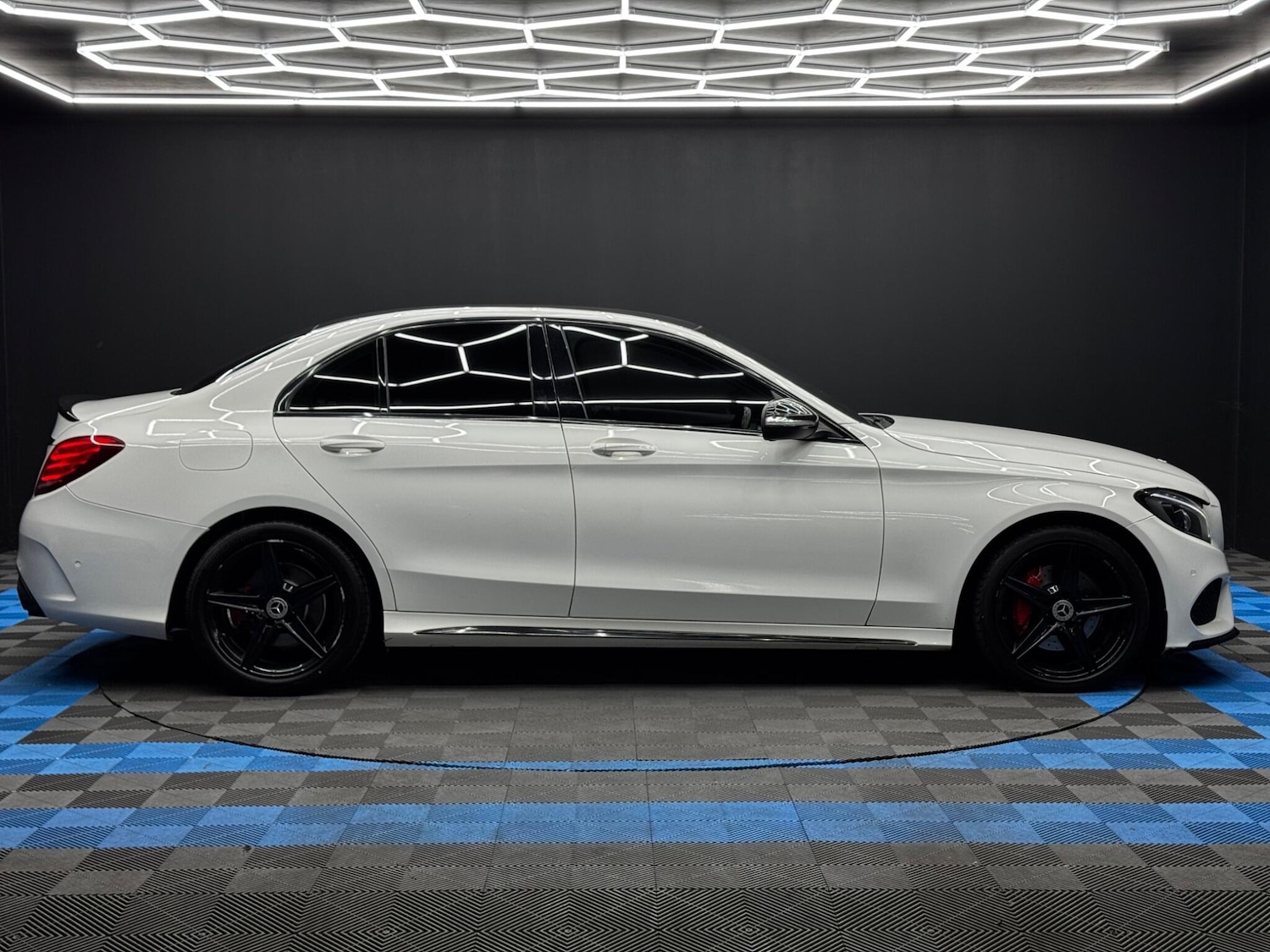 Used Mercedes-Benz C Class 2014 for sale - 76399303: Photo 4