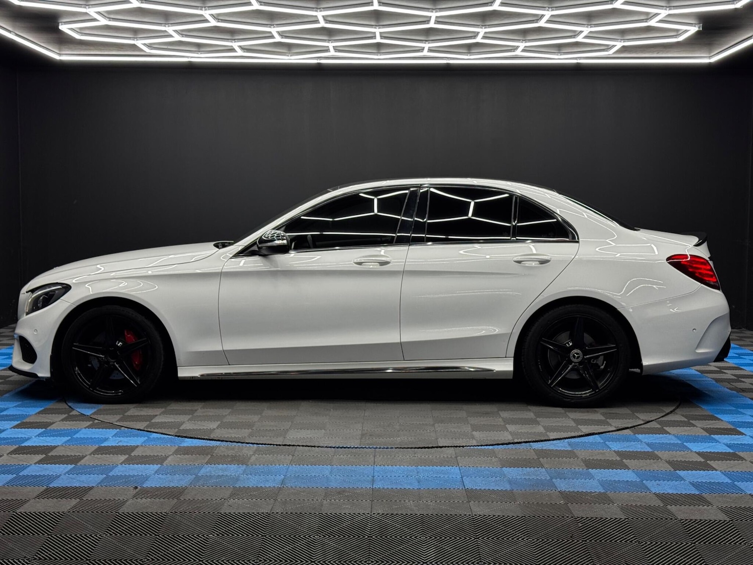 Used Mercedes-Benz C Class 2014 for sale - 76399303: Photo 8