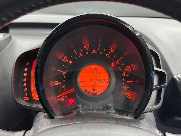 Used Toyota AYGO 2015 for sale - 75268899: Photo 22