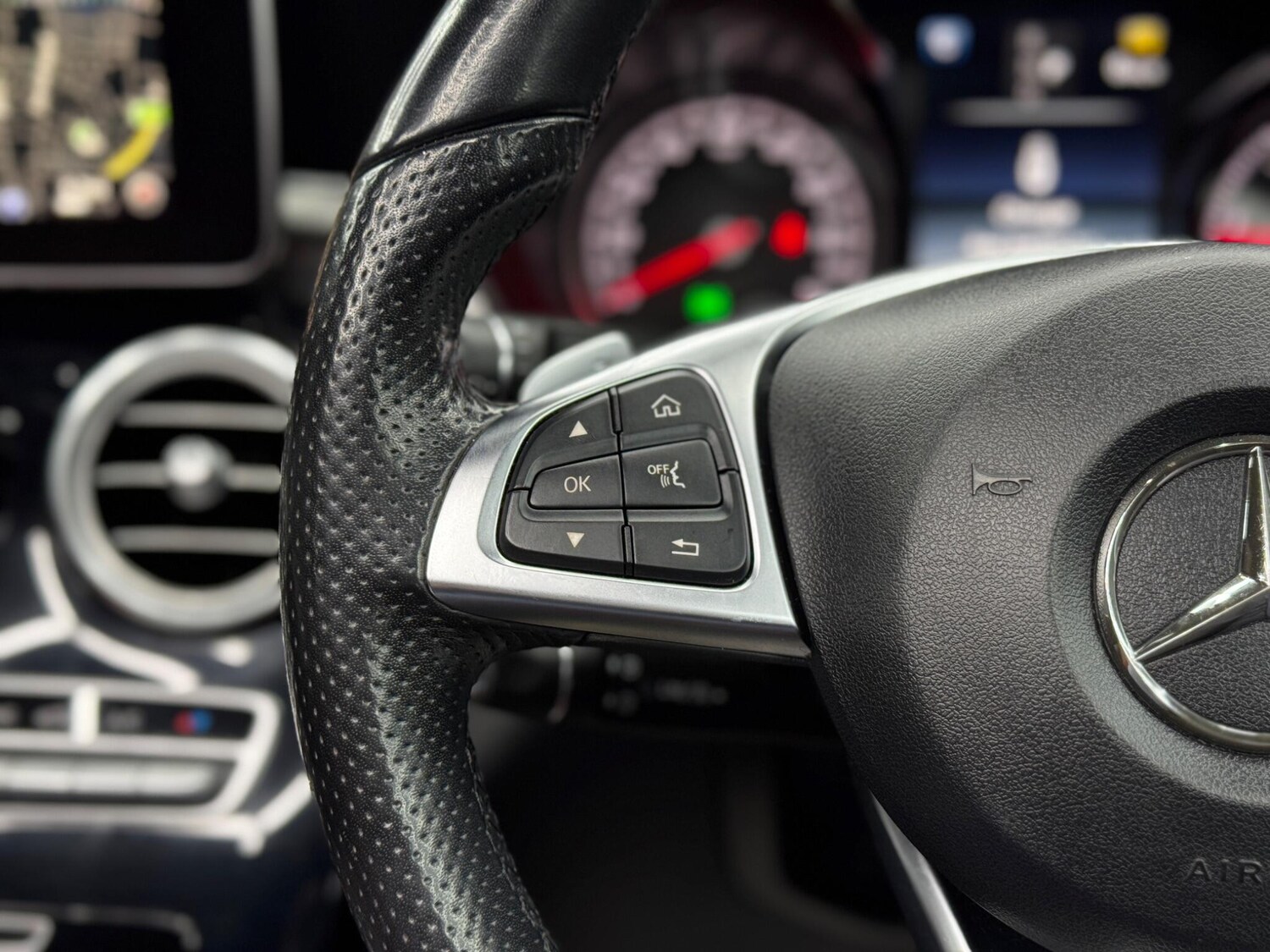 Used Mercedes-Benz GLC 2017 for sale - 78047197: Photo 18