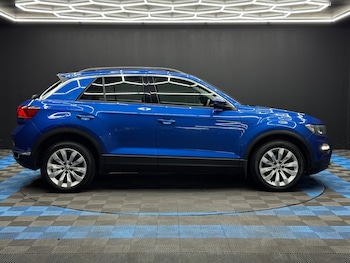 Used Volkswagen T-Roc 2019 for sale - 79018371: Photo