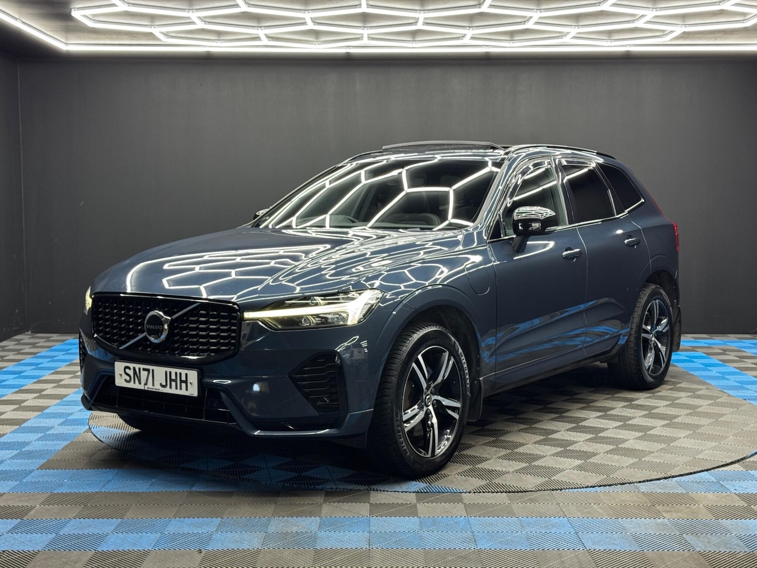 Used Volvo XC60 2021 for sale - 78170092: Photo 3