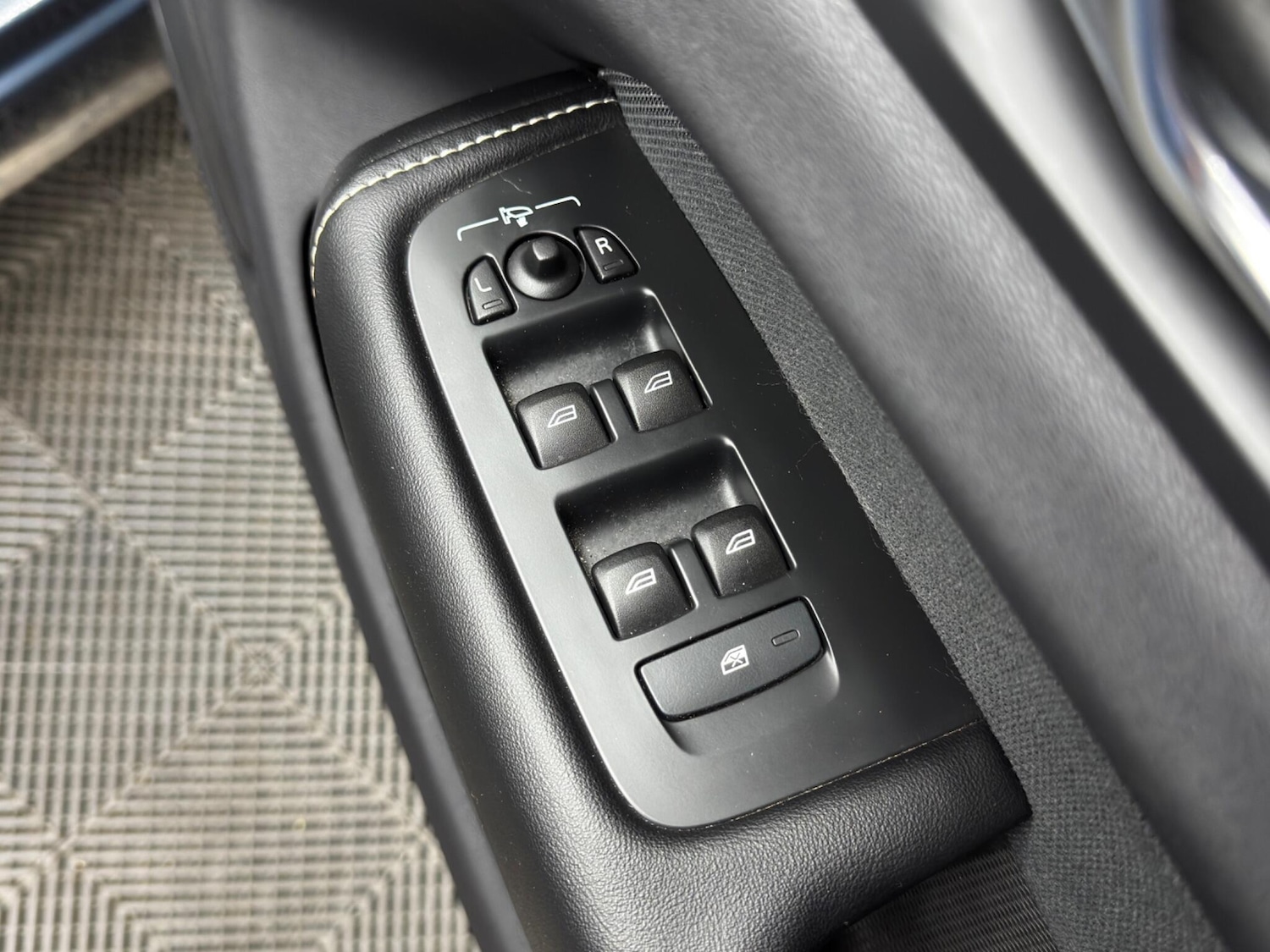 Used Volvo XC60 2021 for sale - 78170092: Photo 41