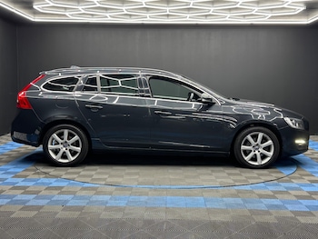 Used Volvo V60 2017 for sale - 75578678: Photo