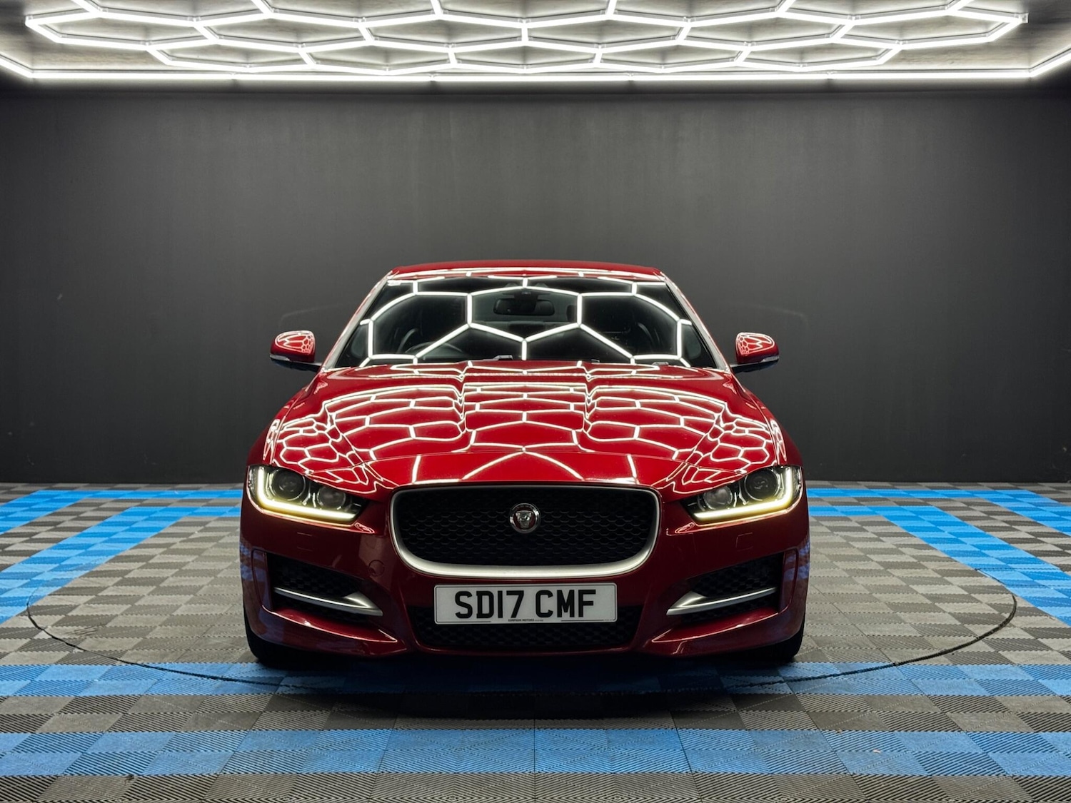 Used Jaguar XE 2017 for sale - 76997477: Photo 2