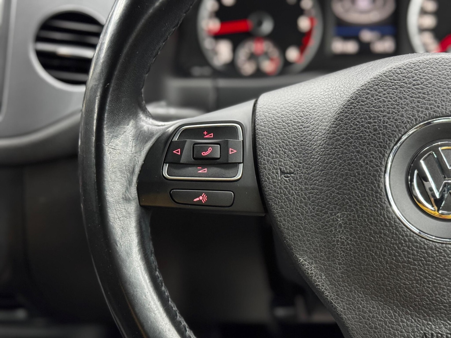 Used Volkswagen Tiguan 2015 for sale - 76522095: Photo 20