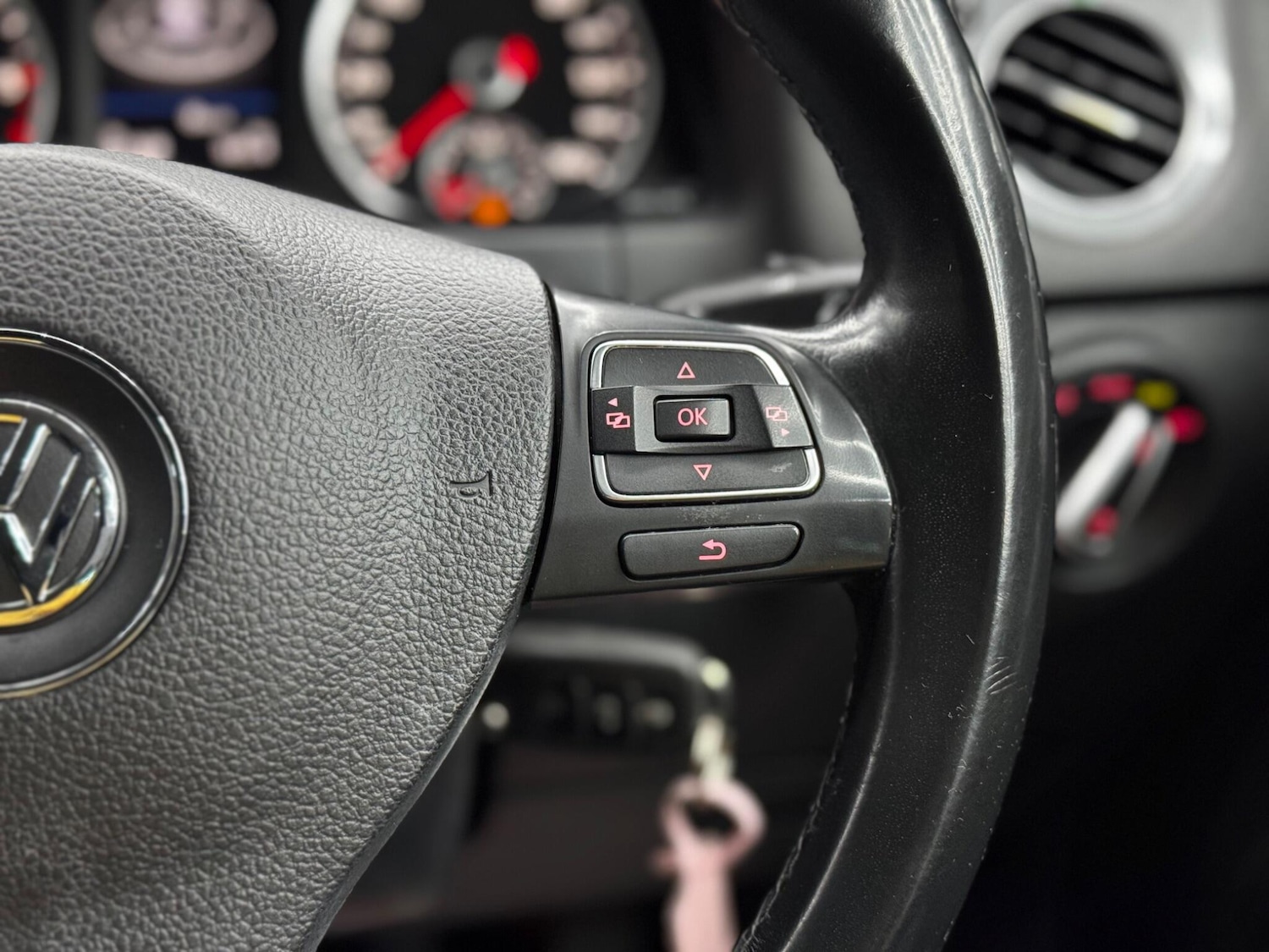 Used Volkswagen Tiguan 2015 for sale - 76522095: Photo 21