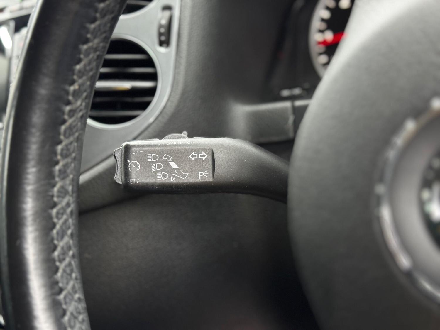 Used Volkswagen Tiguan 2015 for sale - 76522095: Photo 22