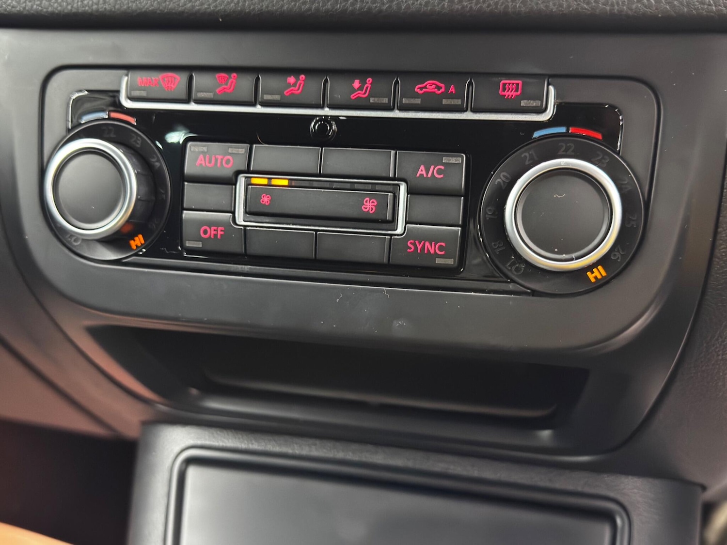 Used Volkswagen Tiguan 2015 for sale - 76522095: Photo 30