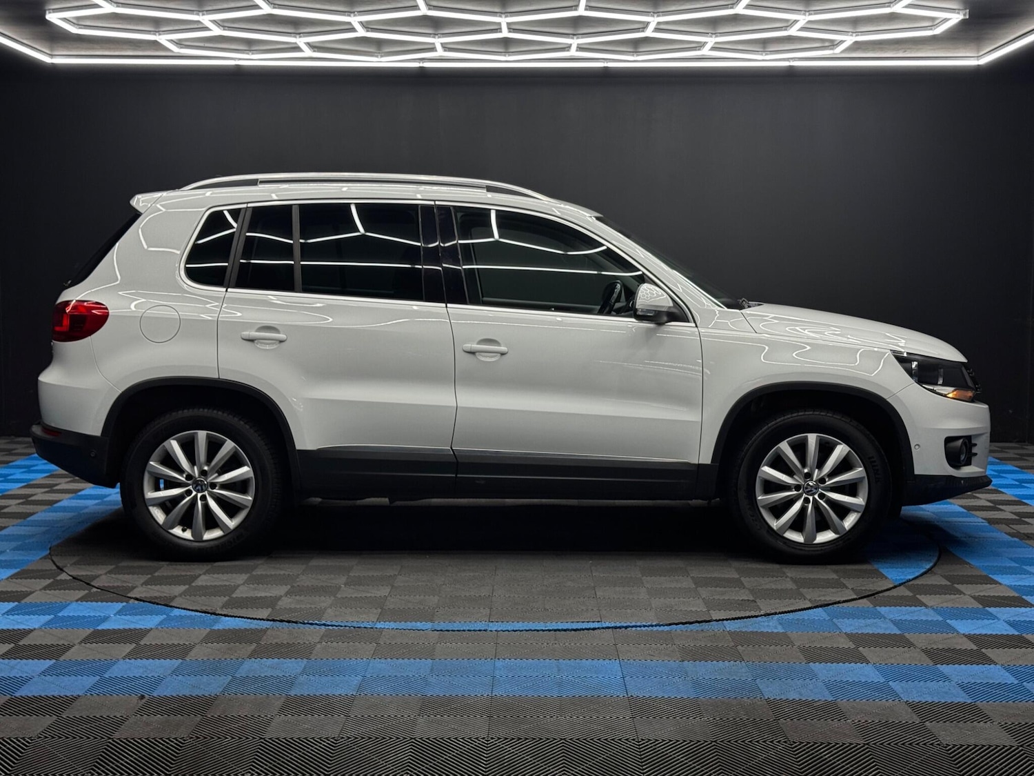 Used Volkswagen Tiguan 2015 for sale - 76522095: Photo 4