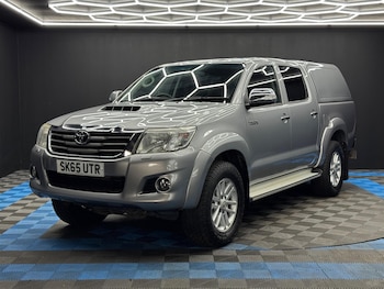 Used Toyota Hilux 2015 for sale - 79092816: Photo