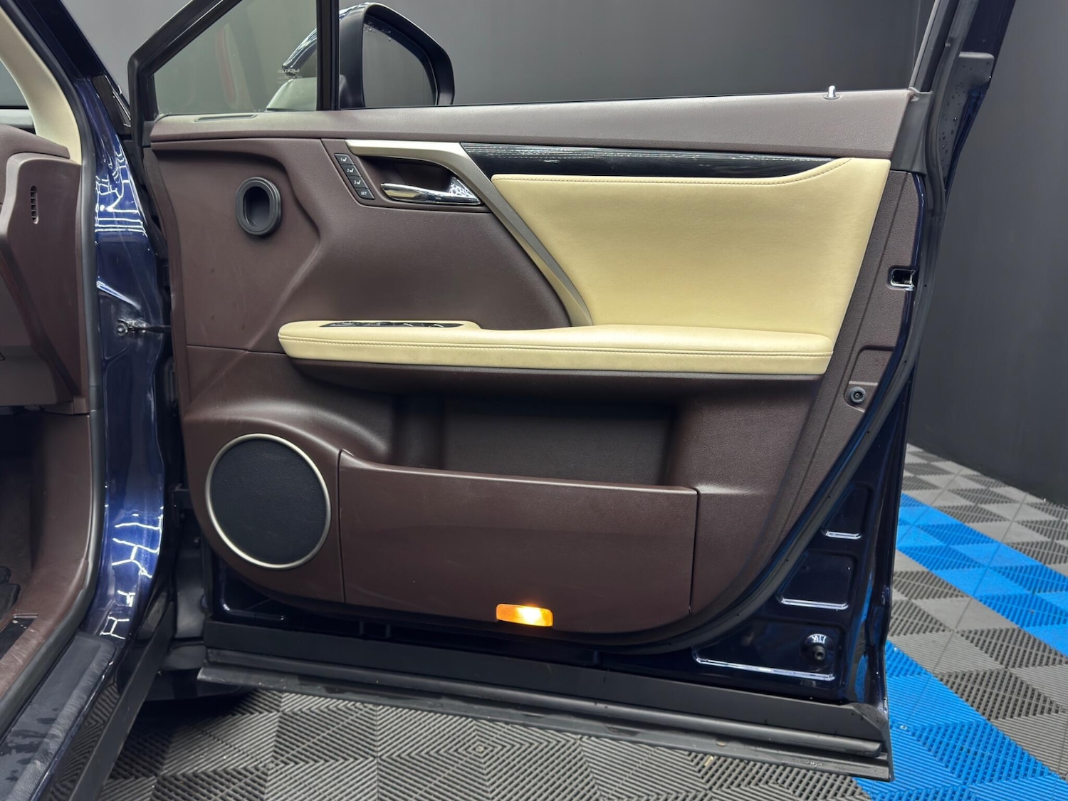 Used Lexus RX 2016 for sale - 77351880: Photo 41