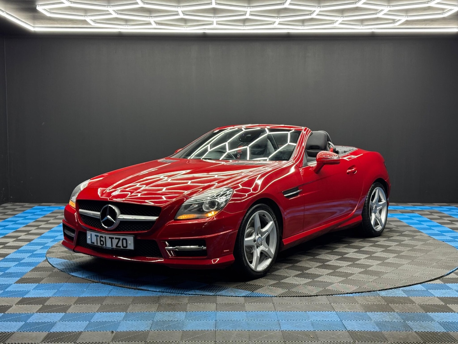 Used Mercedes-Benz SLK 2011 for sale - 77120797: Photo 3