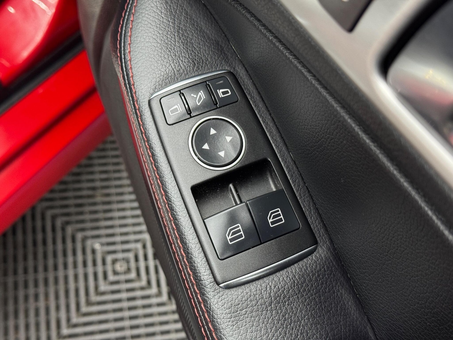 Used Mercedes-Benz SLK 2011 for sale - 77120797: Photo 39