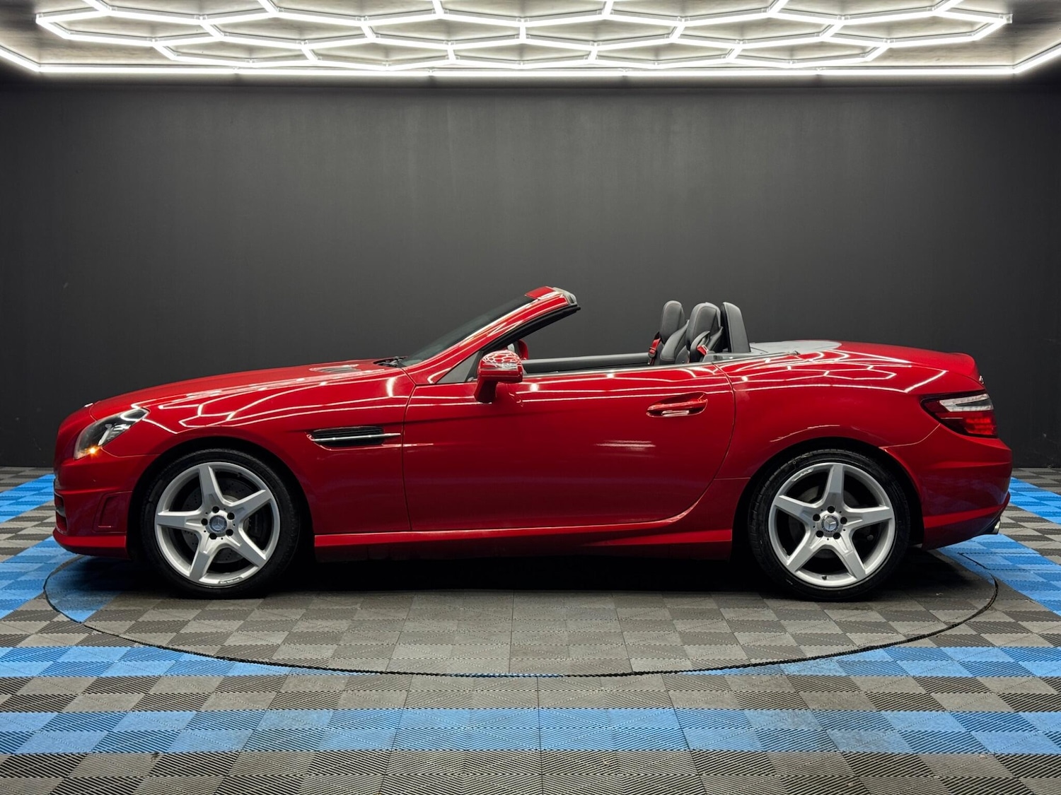 Used Mercedes-Benz SLK 2011 for sale - 77120797: Photo 8