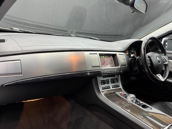 Used Jaguar XF 2015 for sale - 76215177: Photo 11