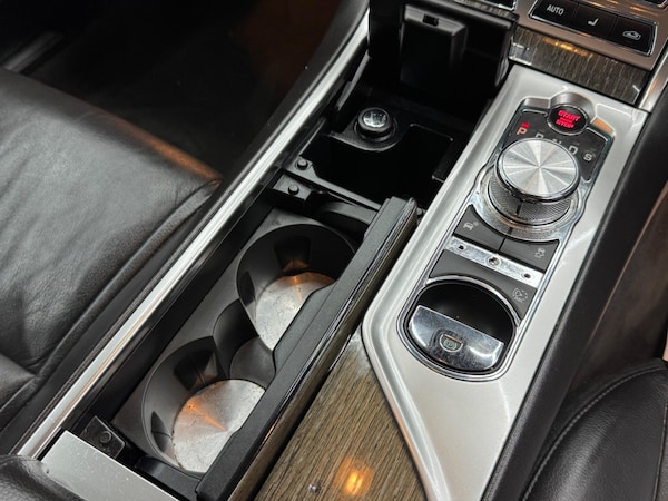Used Jaguar XF 2015 for sale - 76215177: Photo 24