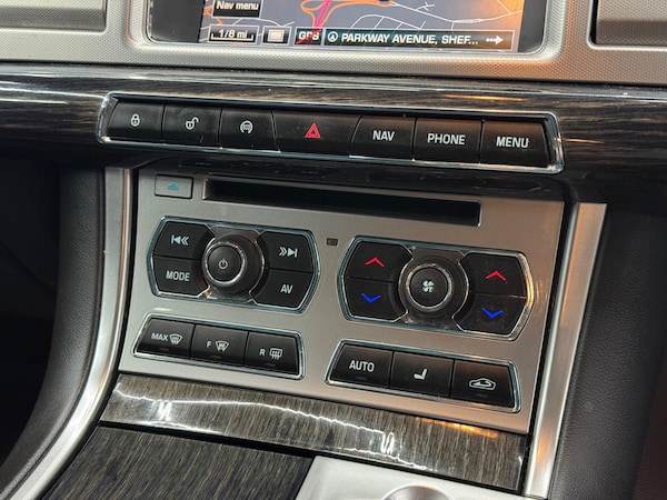 Used Jaguar XF 2015 for sale - 76215177: Photo 25