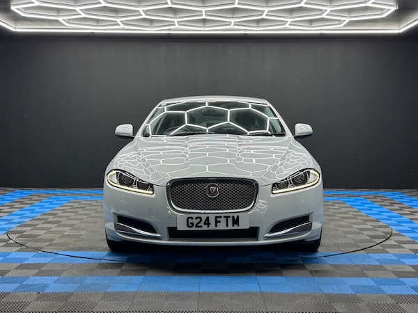 Used Jaguar XF 2015 for sale - 76215177: Photo 2