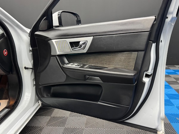 Used Jaguar XF 2015 for sale - 76215177: Photo 34