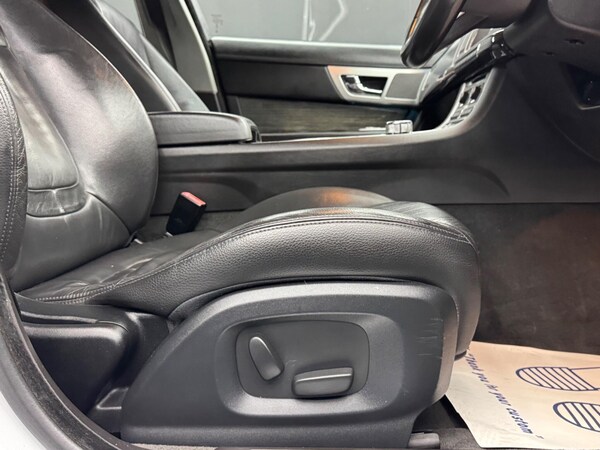Used Jaguar XF 2015 for sale - 76215177: Photo 36