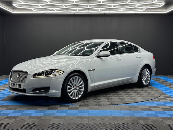 Used Jaguar XF 2015 for sale - 76215177: Photo 3