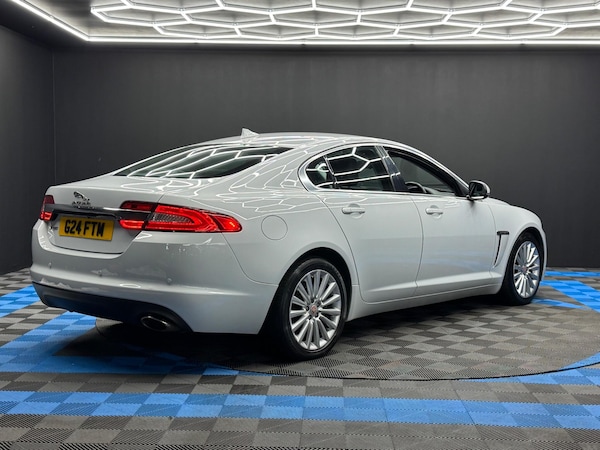 Used Jaguar XF 2015 for sale - 76215177: Photo 5