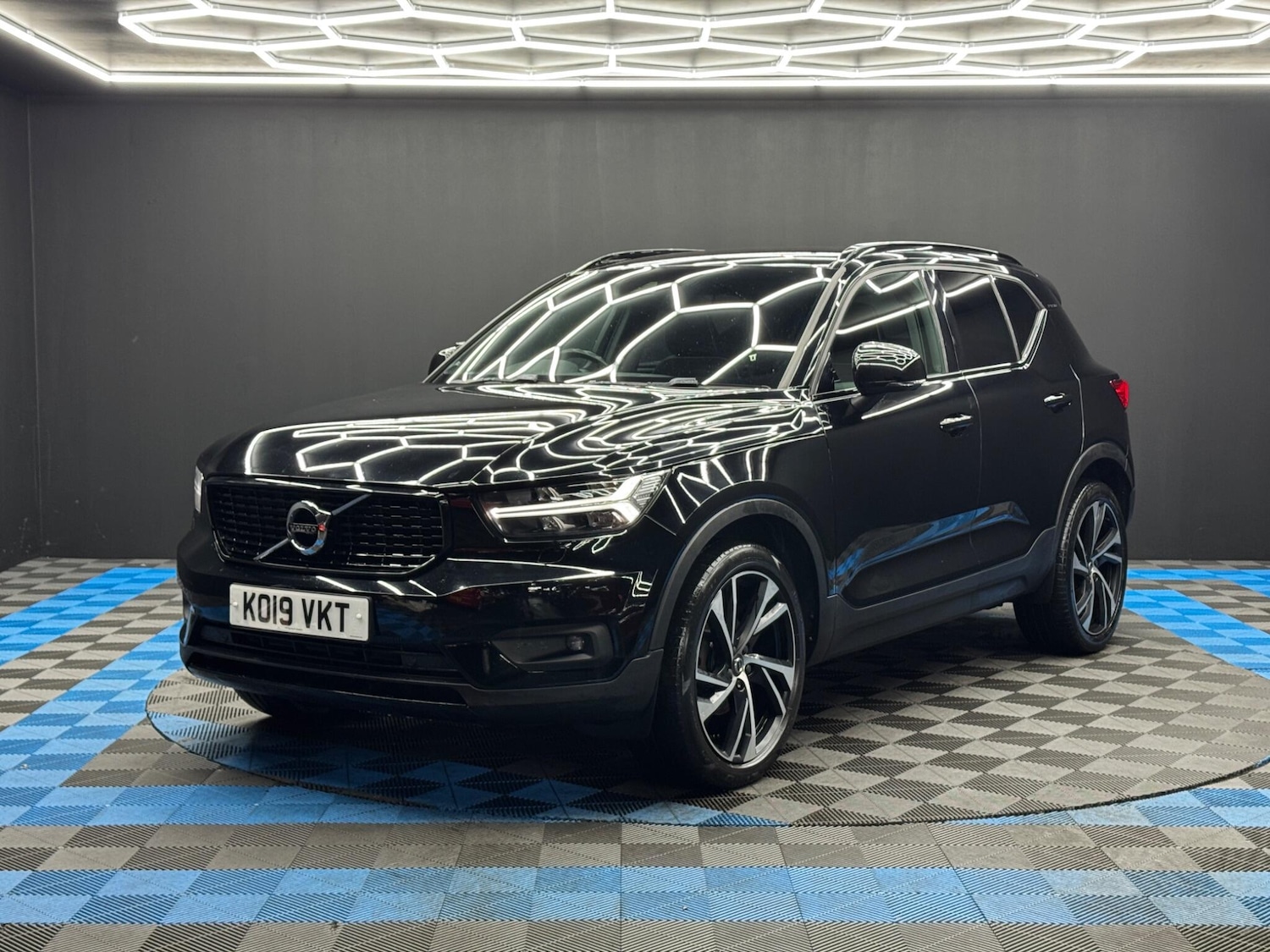 Used Volvo XC40 2019 for sale - 78072622: Photo 3