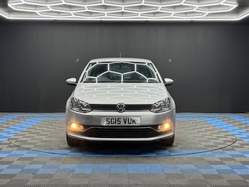 Used Volkswagen Polo 2015 for sale - 75657555: Photo