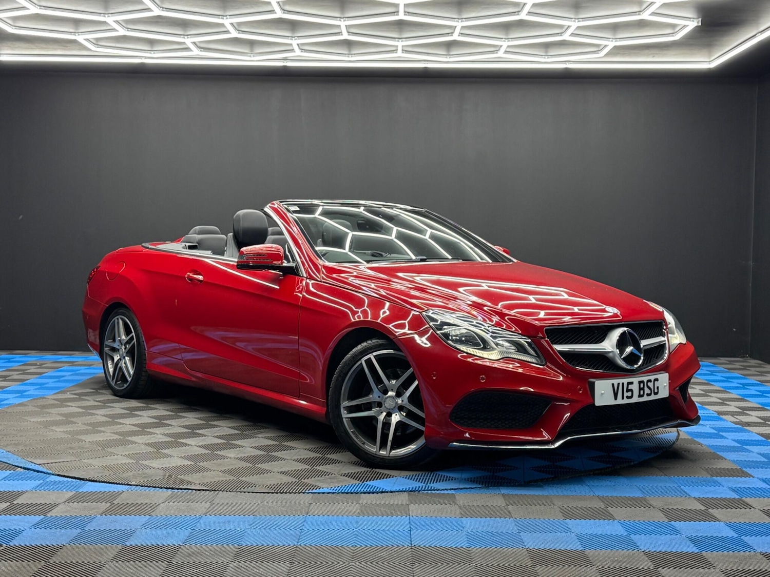 Used Mercedes-Benz E Class 2014 for sale - 76936044: Photo 1