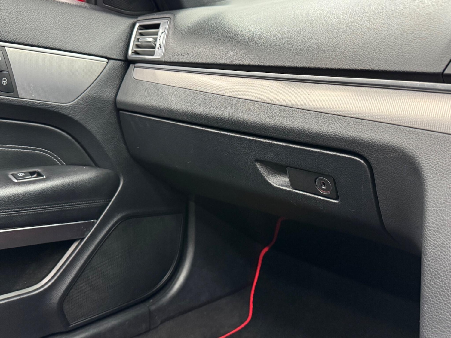 Used Mercedes-Benz E Class 2014 for sale - 76936044: Photo 35