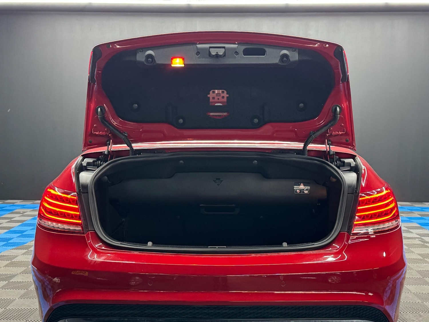 Used Mercedes-Benz E Class 2014 for sale - 76936044: Photo 36