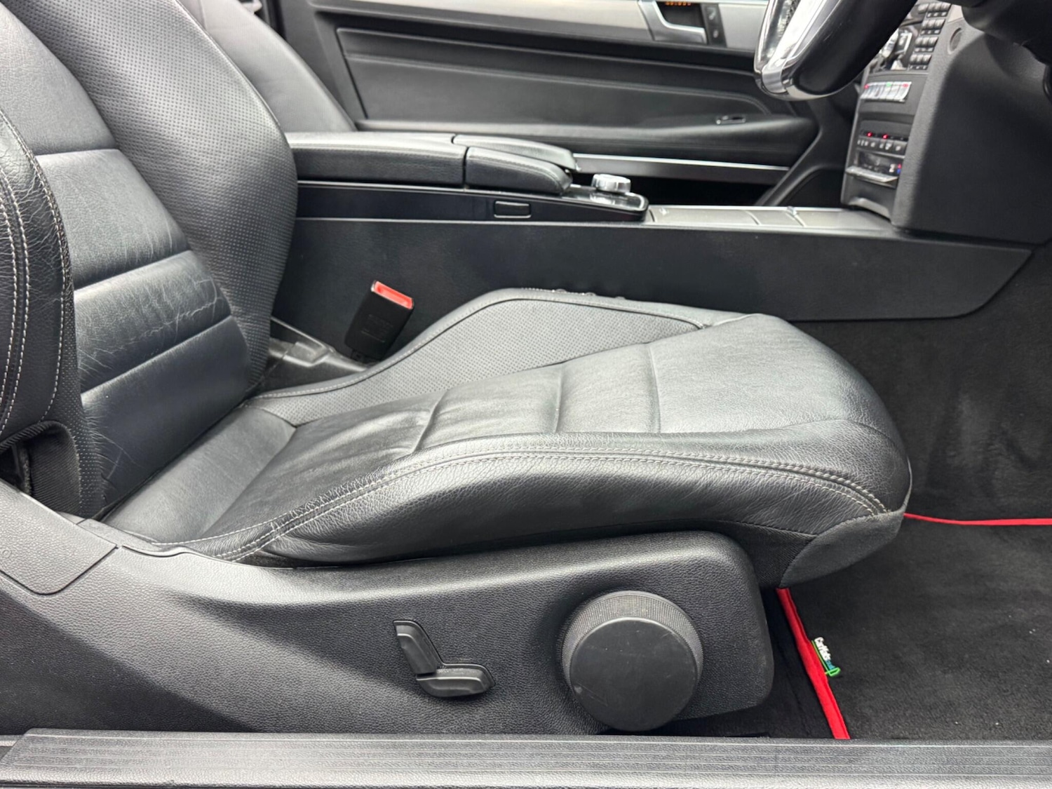 Used Mercedes-Benz E Class 2014 for sale - 76936044: Photo 39