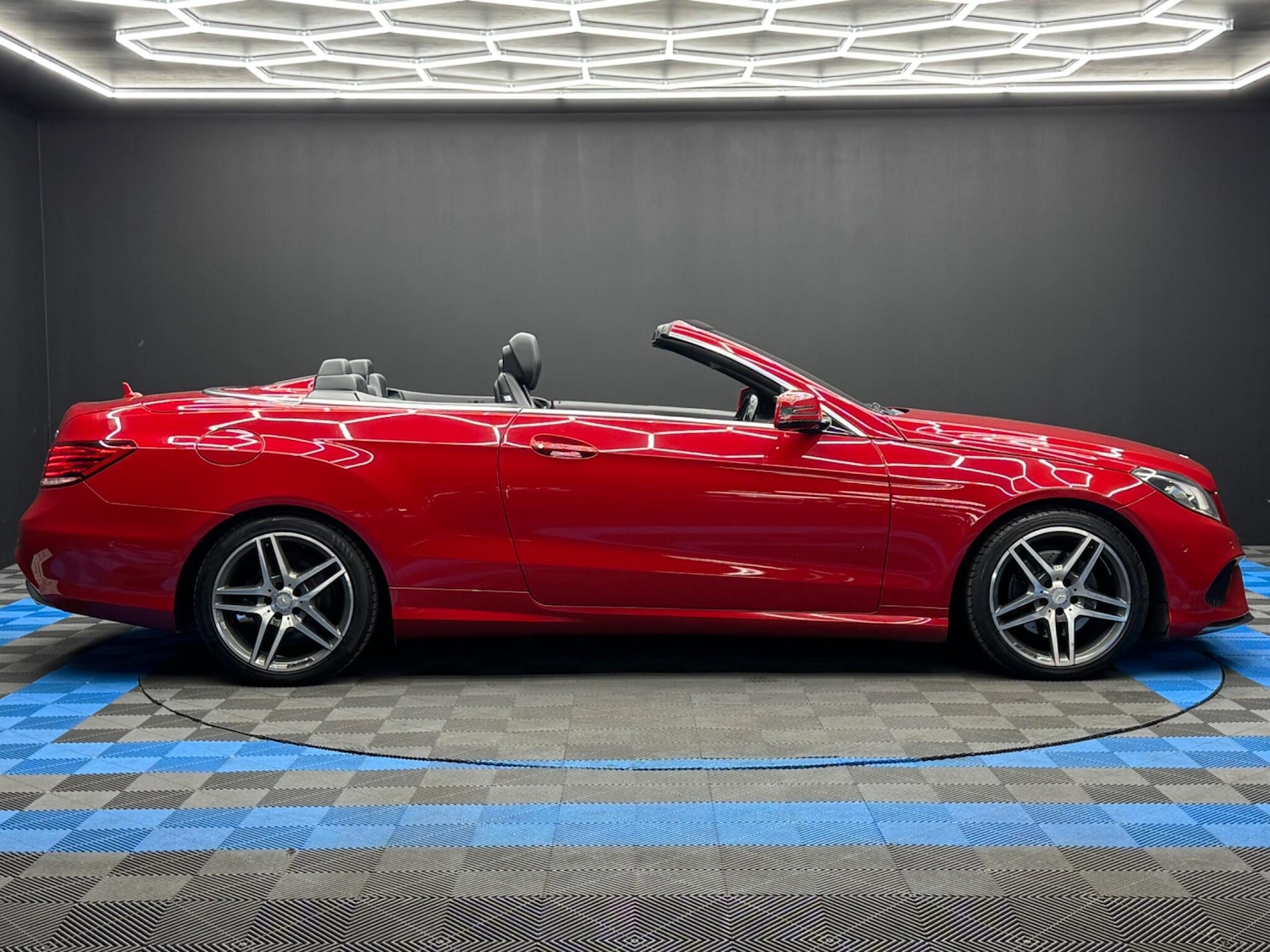 Used Mercedes-Benz E Class 2014 for sale - 76936044: Photo 4