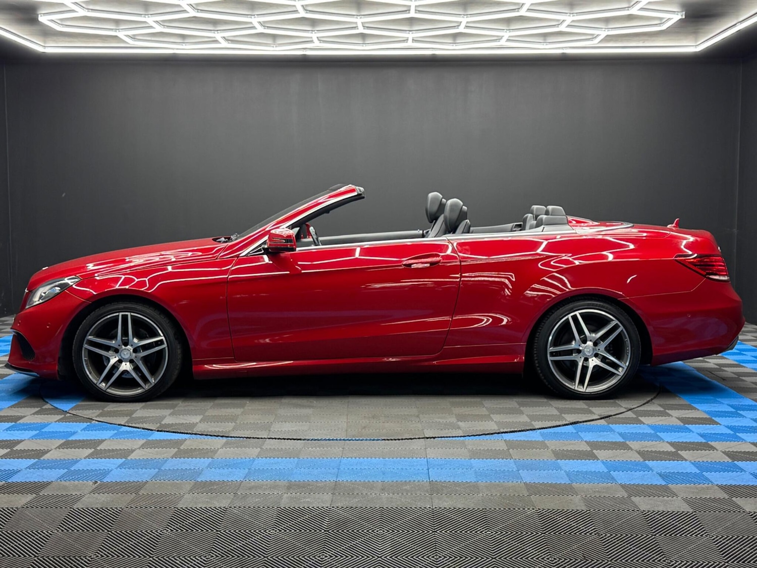 Used Mercedes-Benz E Class 2014 for sale - 76936044: Photo 8