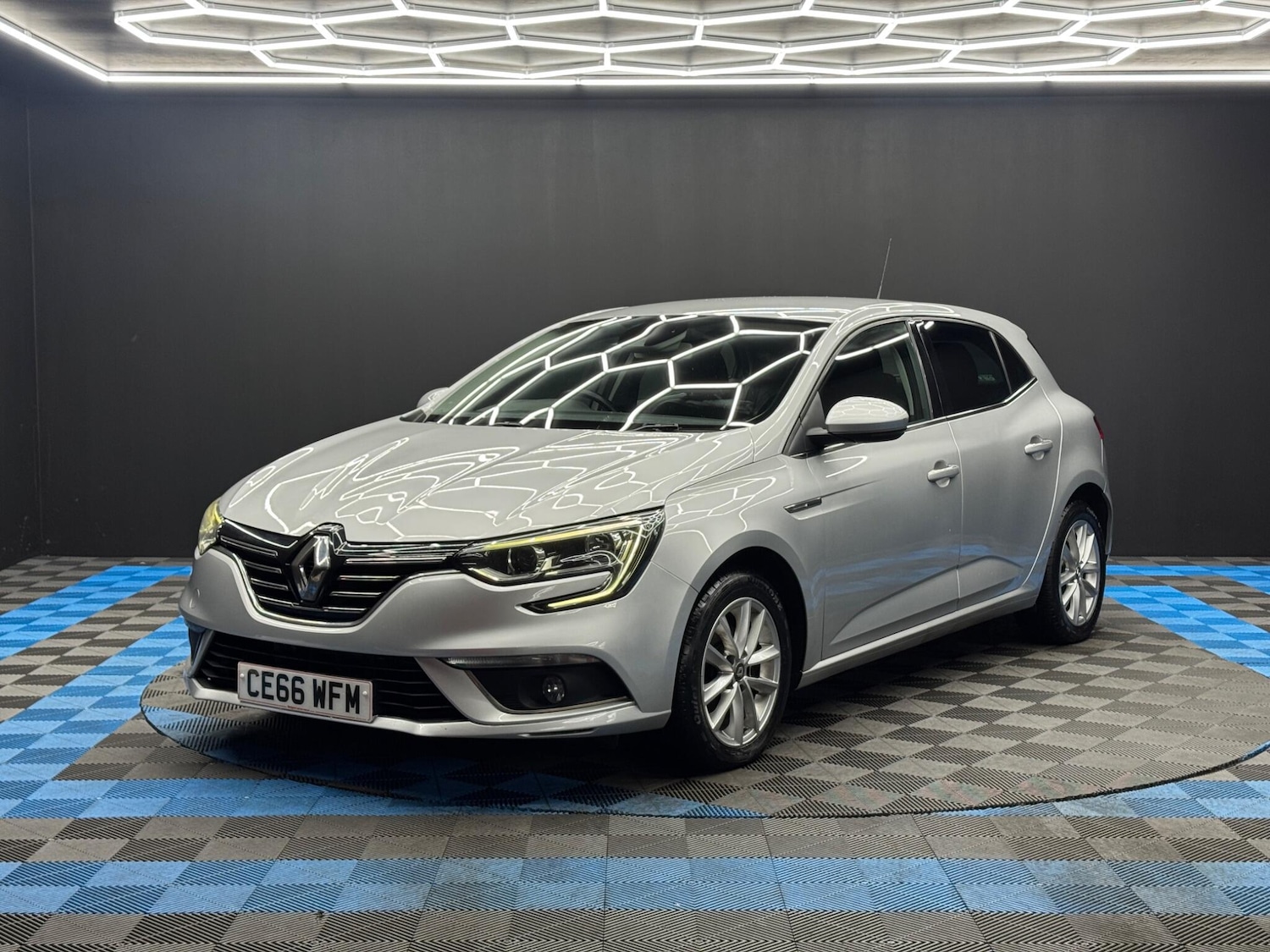 Used Renault Megane 2016 for sale - 77658719: Photo 3