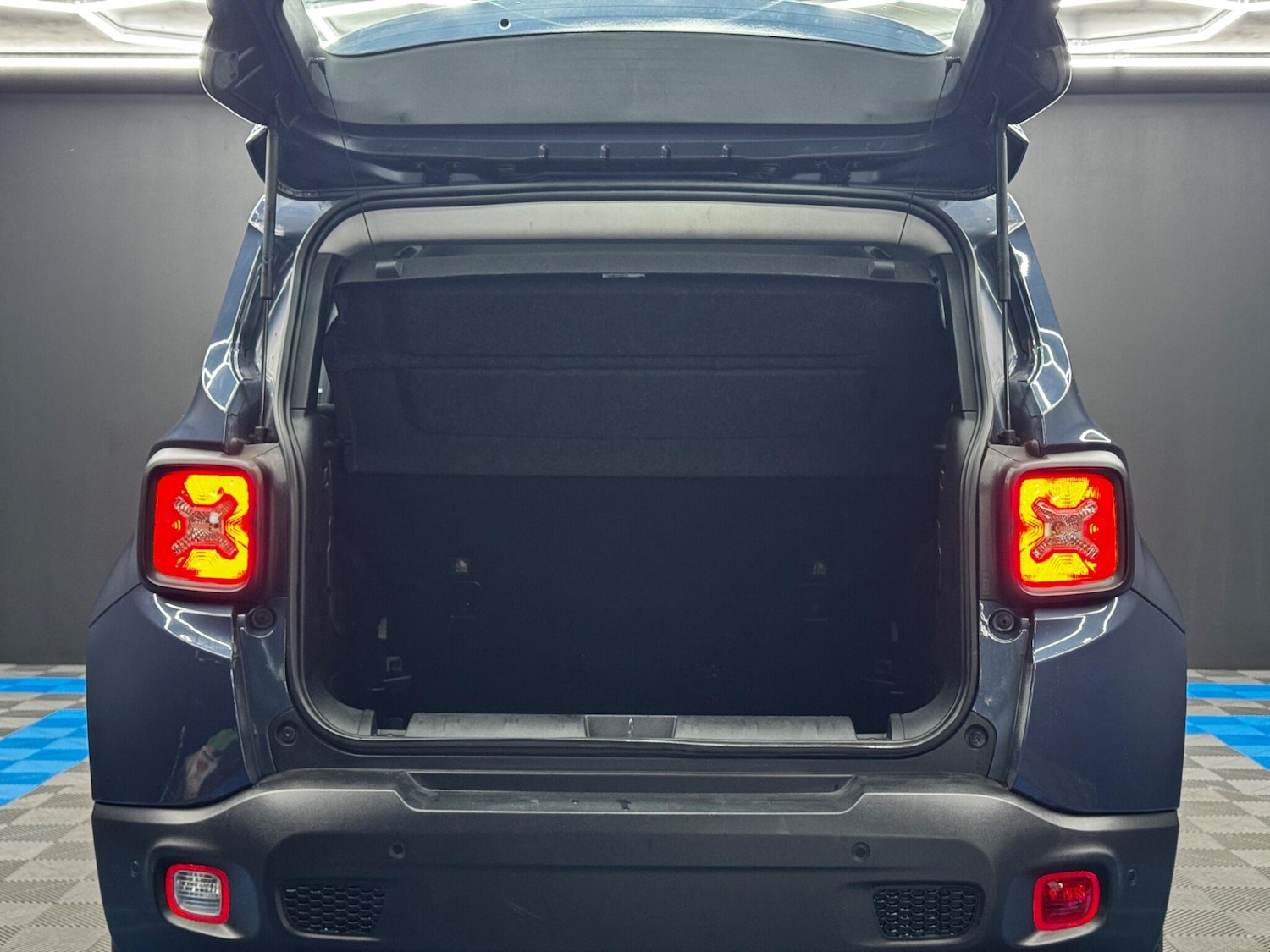 Used Jeep Renegade 2021 for sale - 76964436: Photo 35