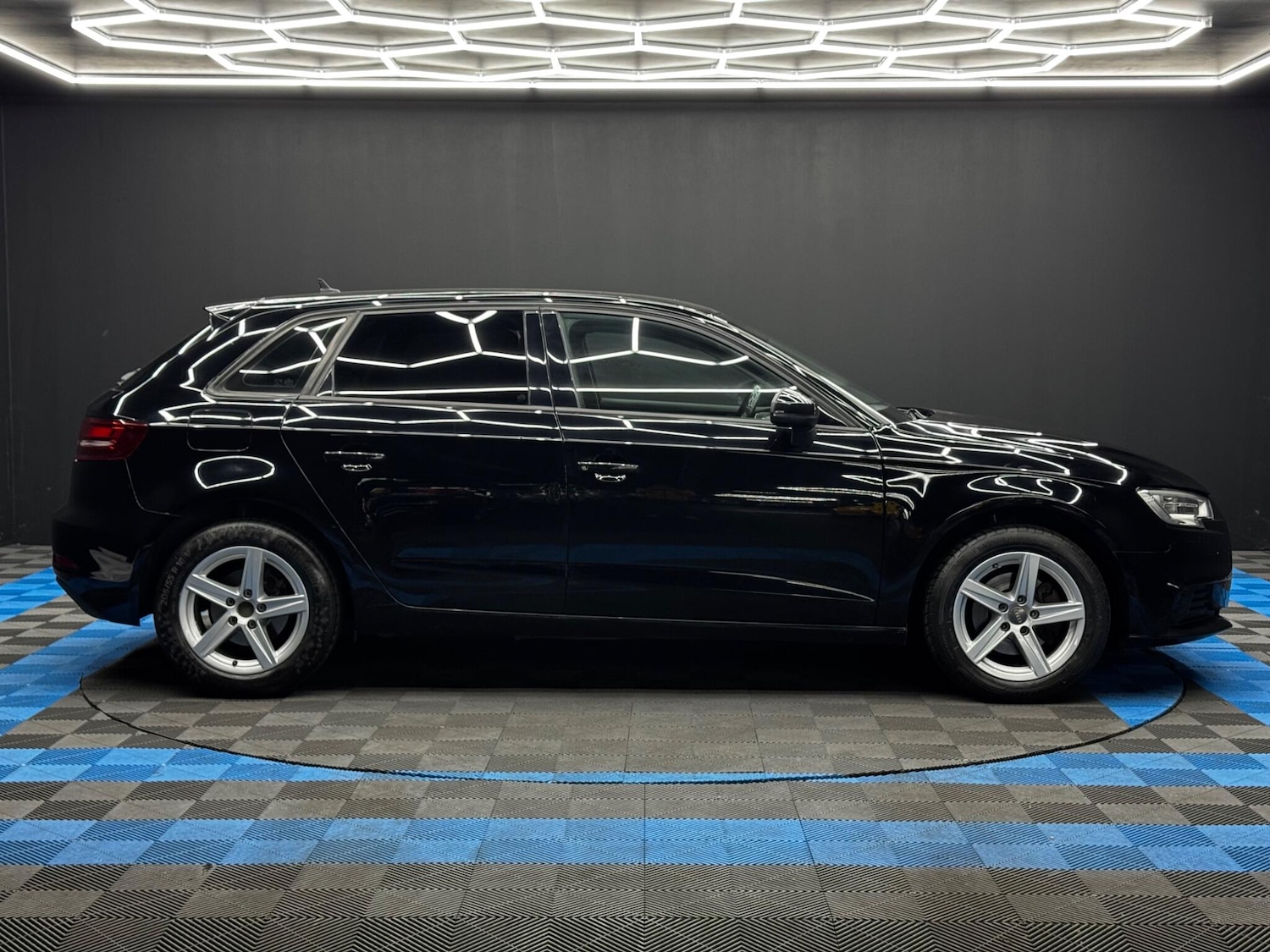 Used Audi A3 2017 for sale - 76422843: Photo 4