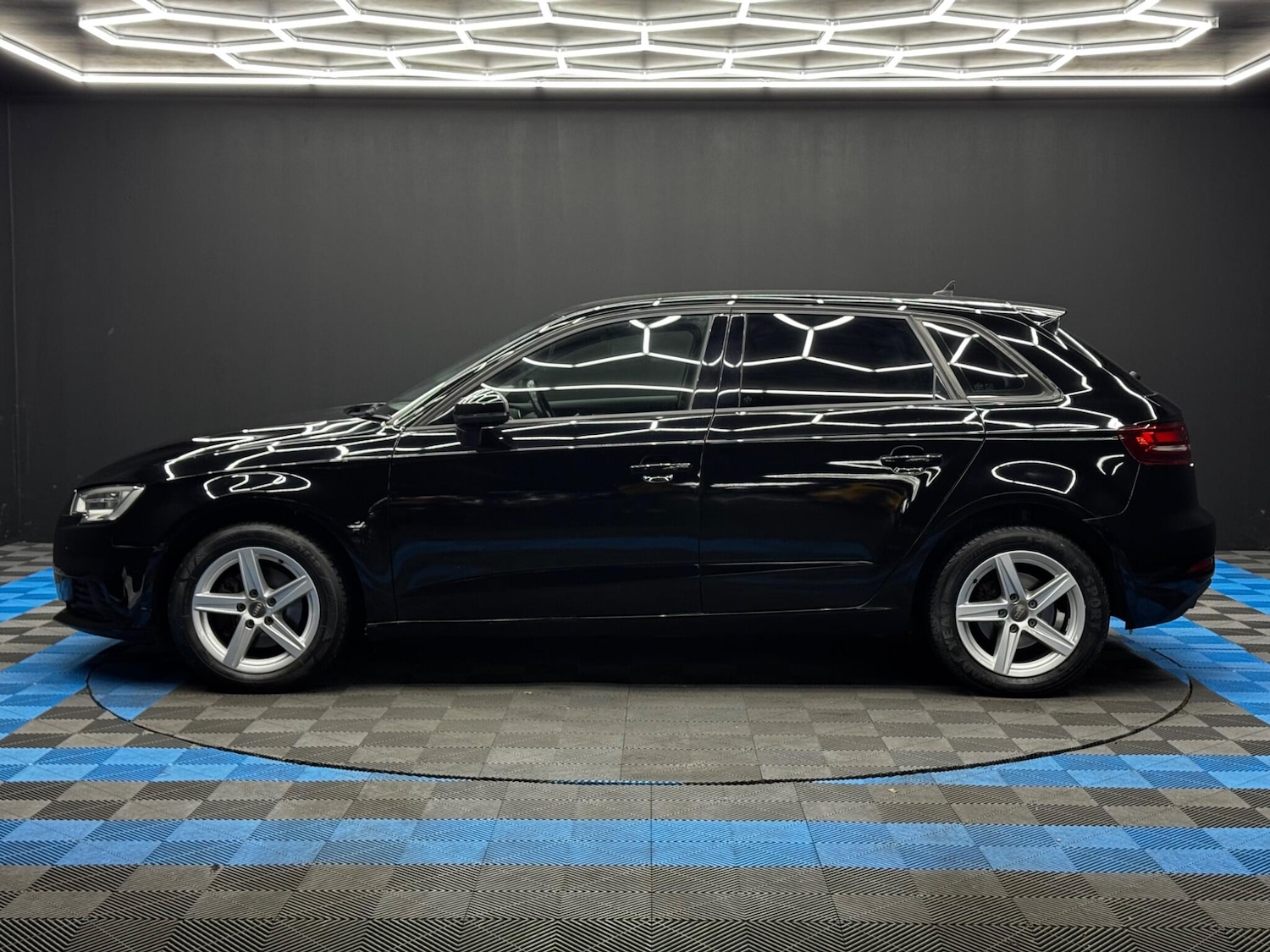 Used Audi A3 2017 for sale - 76422843: Photo 8