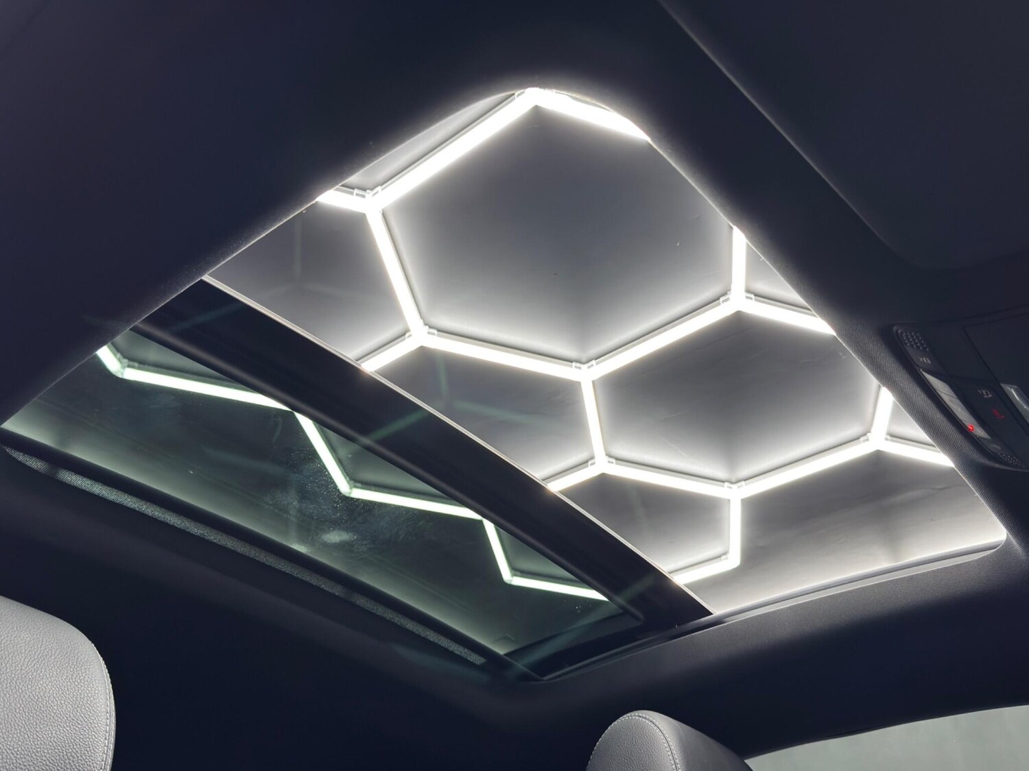 Used Mercedes-Benz E Class for sale - 77824580: Photo 38