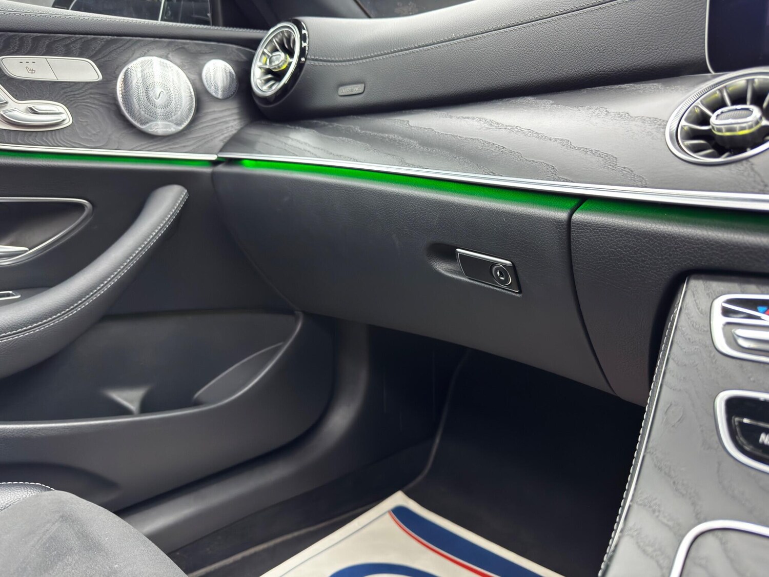 Used Mercedes-Benz E Class for sale - 77824580: Photo 39