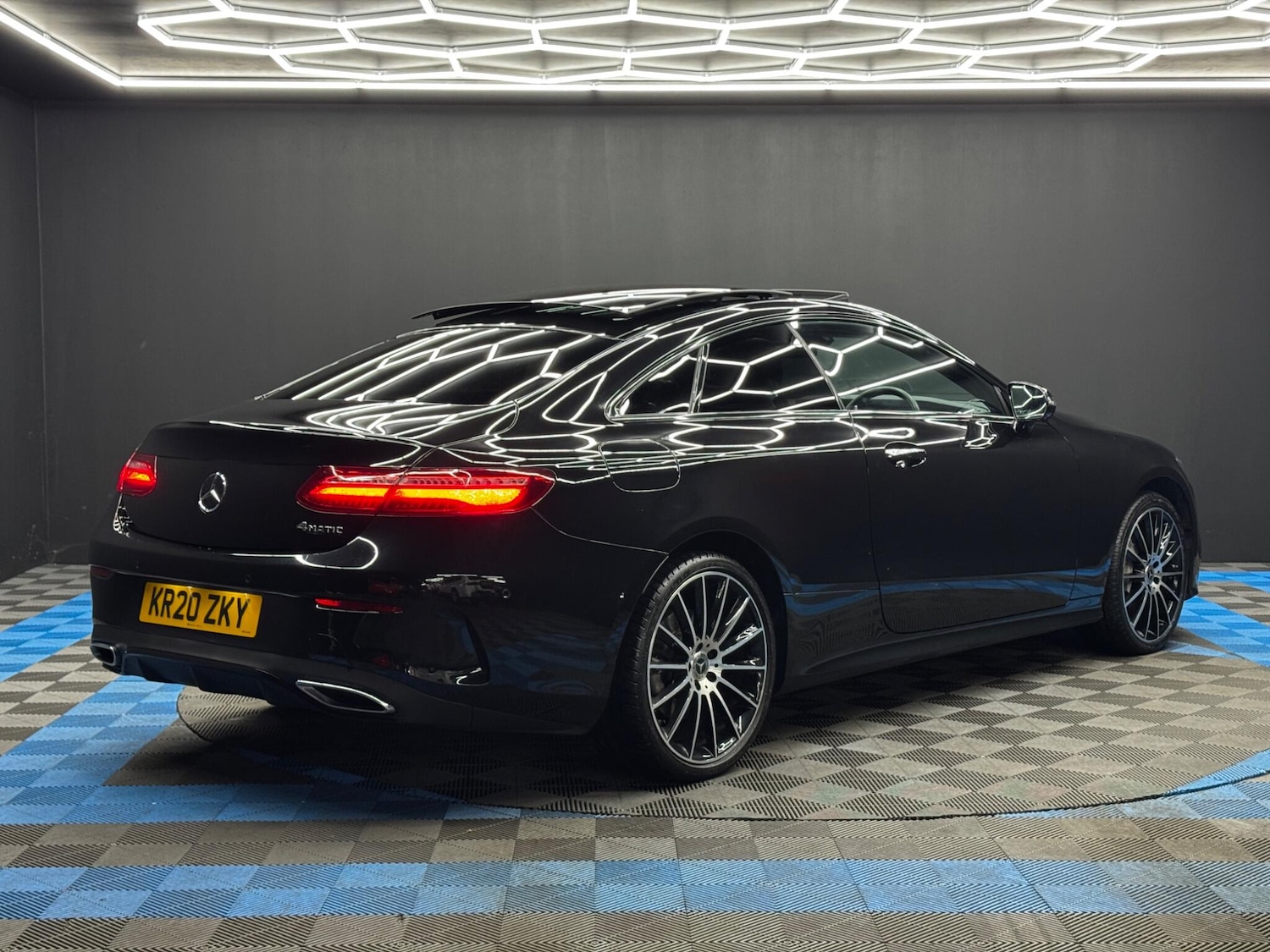 Used Mercedes-Benz E Class for sale - 77824580: Photo 5