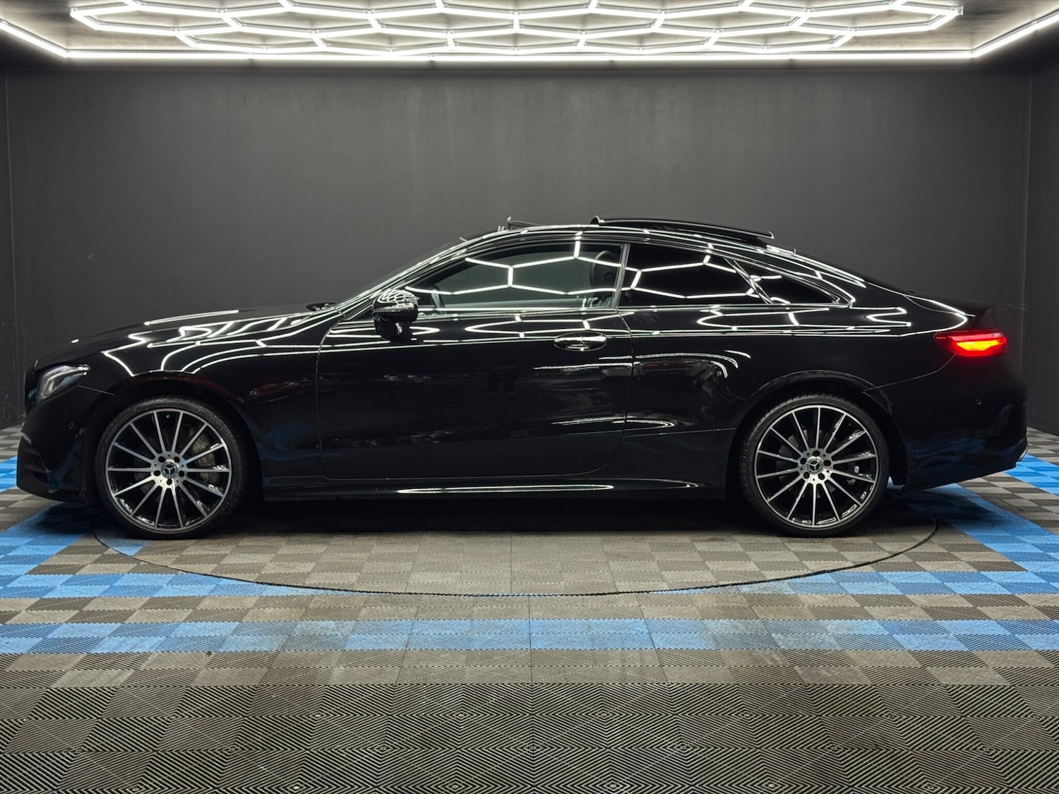 Used Mercedes-Benz E Class for sale - 77824580: Photo 8