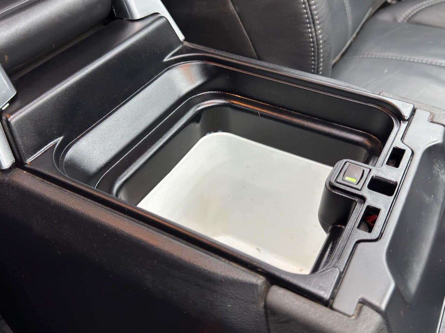 Used Land Rover Discovery 2015 for sale - 77468279: Photo 25