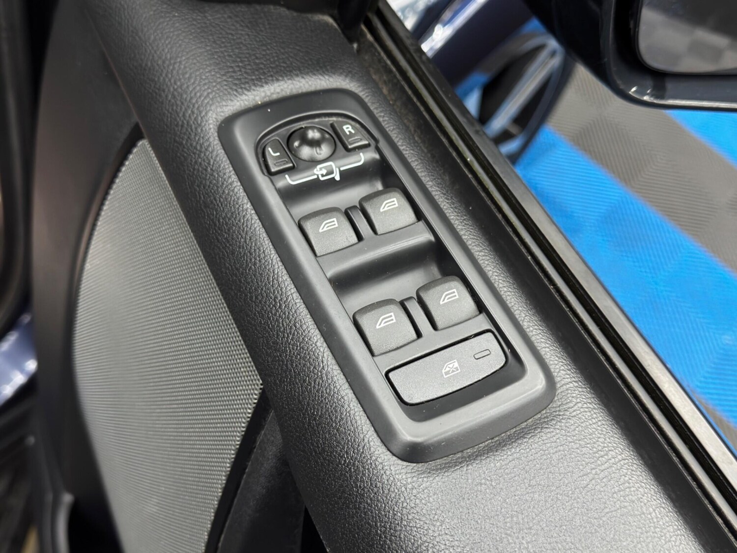 Used Land Rover Discovery 2015 for sale - 77468279: Photo 40