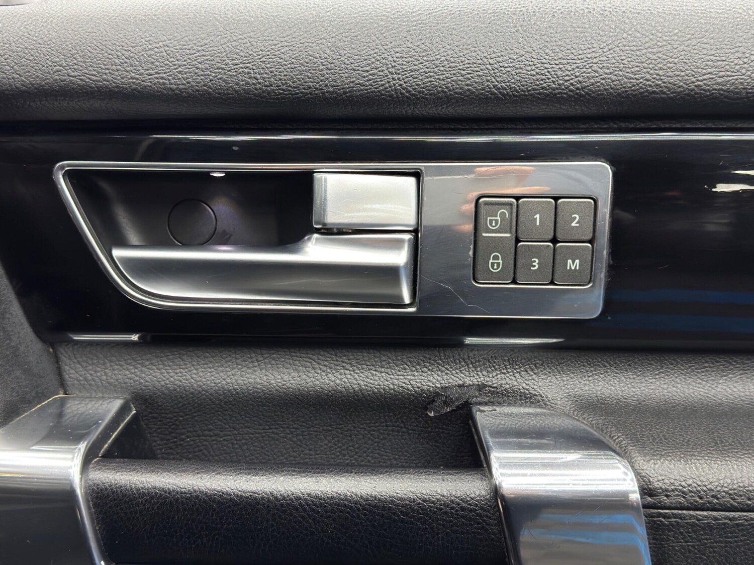 Used Land Rover Discovery 2015 for sale - 77468279: Photo 41