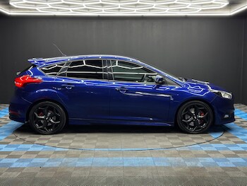 Used Ford Focus 2015 for sale - 78695601: Photo